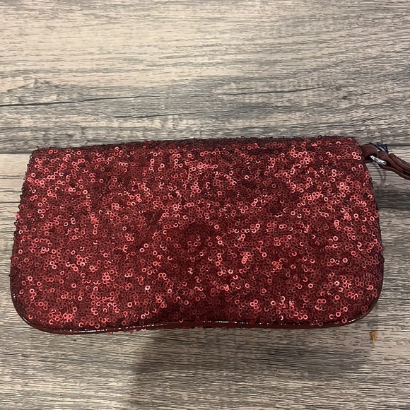 Simply Vera- Vera Wang- Sequin Wristlet- NWT - Picture 5 of 7